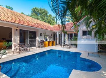 Casa · 292m² · 4 Recámaras · 1 Estacionamiento · Casa in Playa del Carmen