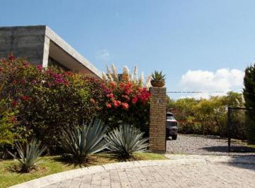 Casa de 4 habitaciones, Atlixco · Residencia de Lujo en Atlixco con Alberca, Jardines y Villa Social en Fraccionamiento