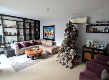 Casa · 220m² · 3 Recámaras · 2 Estacionamientos · Moderna Casa en Venta en Residencial Ubicado en Tabasco 2000