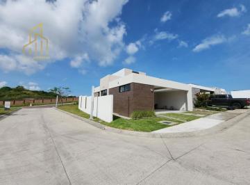 Casa · 127m² · 2 Recámaras · 2 Estacionamientos · Casa en Punta Tiburón