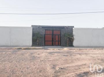 Local comercial · 120m² · 2 Recámaras · 3 Estacionamientos · Jardin en Venta Miguel Hidalgo Sector Salvarcar