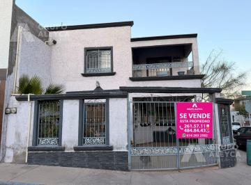 Casa · 209m² · 3 Recámaras · 3 Estacionamientos · Casa en Venta Al Sur de La Ciudad por Vialidad Ch - P