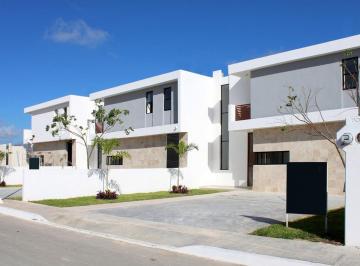 Casa · 208m² · 3 Recámaras · 4 Estacionamientos · Casas en Venta Mérida Dzityá, 3 Habitaciones, Alberca y Terreno de 450 m²