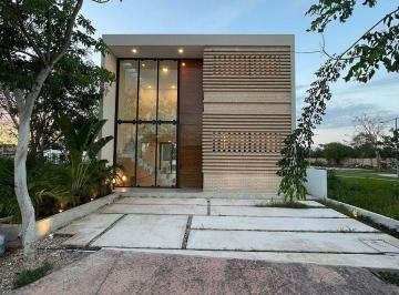 Casa · 237m² · 4 Recámaras · Casa en Venta en Privada Altozano, con Vista Al Lago.