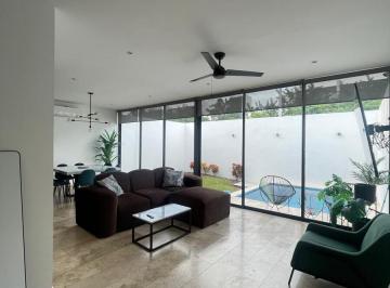 Casa · 250m² · 3 Recámaras · 2 Estacionamientos · Casa Amueblada en Venta en Temozón Norte, Mérida.