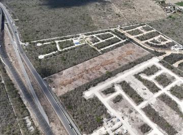 Terreno / Lote · 54m² · Terreno en Venta a Pie de Carretera Mérida Progreso Km 20