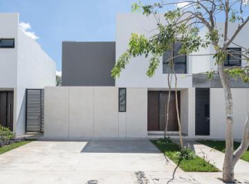 Casa · 184m² · 3 Recámaras · 2 Estacionamientos · Casa en Venta con Paneles Solares Macora 86, Cholul, Privada