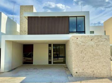 Casa · 348m² · 3 Recámaras · 2 Estacionamientos · Casa Modelo Toscana en Privada Nadira, Conkal.