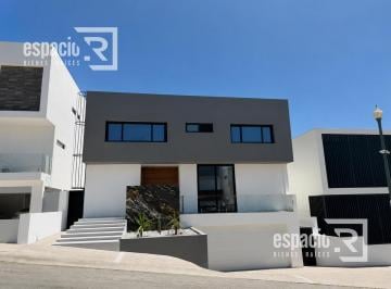 Casa · 697m² · 4 Recámaras · Casa en Bosques de San Francisco con Alberca y Jacuzzi