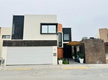 Casa · 3 Recámaras · 2 Estacionamientos · Casa en Juárez