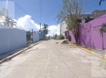 Terreno / Lote · 400m² · Terreno en Venta Playa Bonfil - Calle H. Galeana