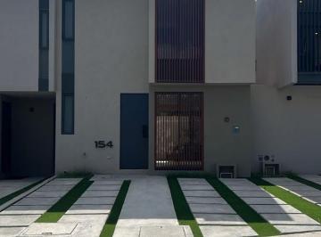 Casa · 108m² · 3 Recámaras · 2 Estacionamientos · Casa en Venta en Zakia – Zona de Alta Plusvalía