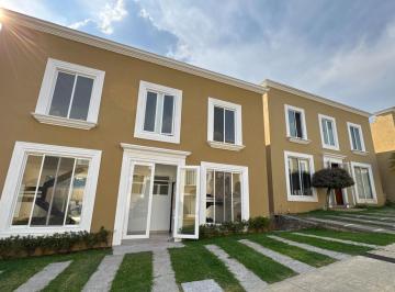 Casa · 114m² · 3 Recámaras · 2 Estacionamientos · Vendo Casa en Lomas de Cortes, Cuernavaca, Morelos