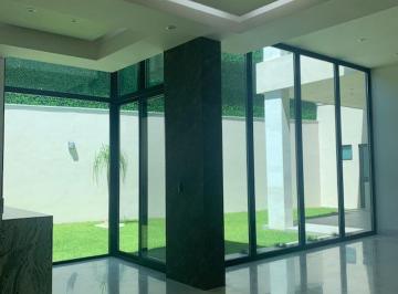 Casa · 660m² · 4 Recámaras · 4 Estacionamientos · Casa en Venta en Río Elba Zona Valle, San Pedro Garza García