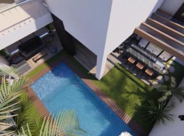 Casa · 400m² · 4 Recámaras · 2 Estacionamientos · Venta de Casa en Canterías Carretera Nacional.