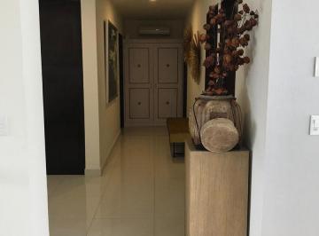 Departamento · 280m² · 3 Recámaras · 2 Estacionamientos · Venta de Departamento en La del Valle