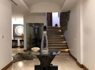 Casa · 1200m² · 3 Recámaras · 6 Estacionamientos · Venta de Casa en Valle de San Ángel Sect. Español