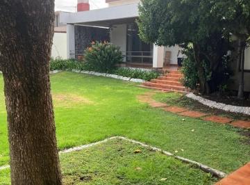 Casa · 990m² · 4 Recámaras · 8 Estacionamientos · Residencia en Venta en San Ángel, Querétaro