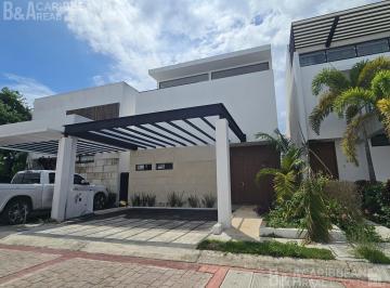 Casa · 203m² · 3 Recámaras · 2 Estacionamientos · Casa en Venta en Residencial Aqua - Av Huayacán - Cancún