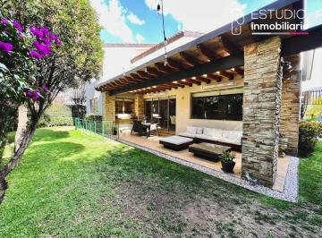 Casa · 556m² · 4 Recámaras · 6 Estacionamientos · Santa Fe La Loma. Casa en Venta