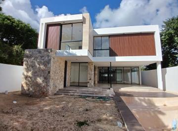 Casa · 434m² · 5 Recámaras · 6 Estacionamientos · Casa en Venta en Mérida, Nortemerida, Entrega Inmediata