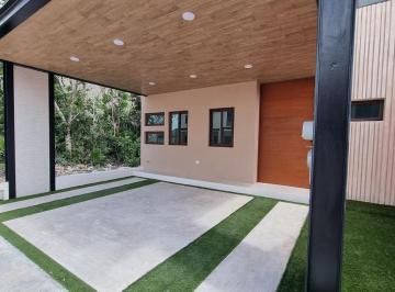 Casa · 279m² · 4 Recámaras · 2 Estacionamientos · Casa Arbolada