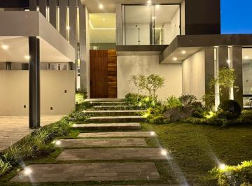 Casa de 4 habitaciones, León · Casa en Venta en El Bosque Country Club