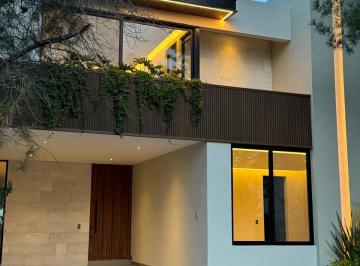 Casa en condominio de 4 habitaciones, León · Casa en Venta en La Campiña del Bosque