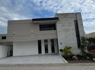 Casa en condominio de 4 habitaciones, León · Casa Nueva en Venta Lomas del Molino III
