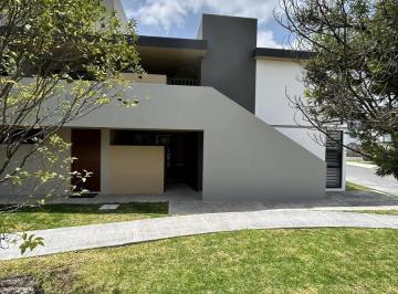 Departamento · 94m² · 2 Recámaras · 2 Estacionamientos · Departamento en Venta en Zakia
