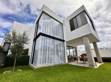 4b93ac746fafd838c57c35f2f8f2d5d86edbed2e31366c7439627ade7899e08f · Venta de Casa en Zibata con Gran Iluminación Natural. 11
