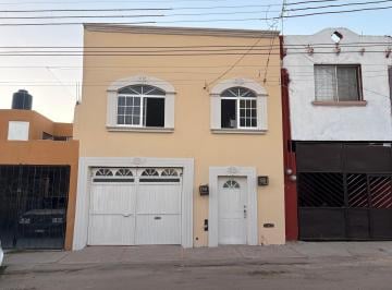 Casa · 224m² · 4 Recámaras · Casa en Venta con 2 Unidades Rentables en Calle Luna Barrio de Analco - (4)