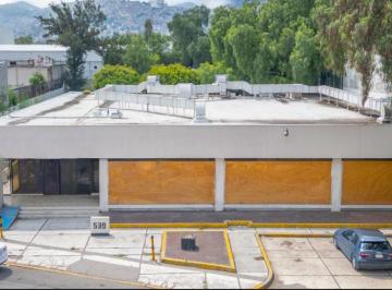 Local comercial · 673m² · 10 Estacionamientos · Local en Renta Via Morelos - (4)