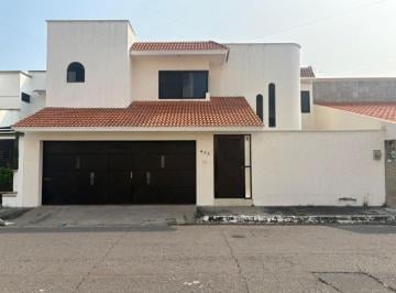 Casa de 4 habitaciones, Boca del Río · Casa de 300 m² con 4 Recámaras en Venta, Costa de Oro