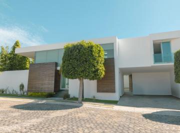 Casa · 253m² · 1 Recámara · 2 Estacionamientos · Se Vende Casa en Parque Cairo Lomas de Angelópolis