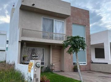 Casa en condominio · 180m² · 3 Recámaras · 2 Estacionamientos · Casa en Venta en Zen Life Residencial I, El Marqués