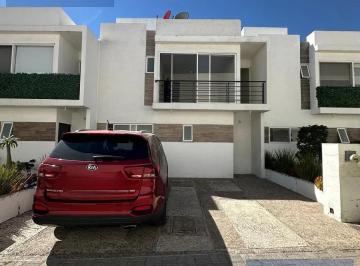 Casa en condominio · 124m² · 3 Recámaras · 2 Estacionamientos · Casa en Venta en Residencial El Refugio, Querétaro