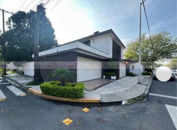Casa · 518m² · 4 Recámaras · 4 Estacionamientos · Casa en Venta en San Pedro Garza García