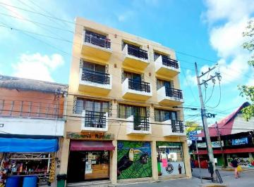 Edificio · 774m² · 18 Recámaras · 1 Estacionamiento · Hotel en Venta con 18 Habitaciones y 4 Locales Comerciales – Centro de Playa del Carmen