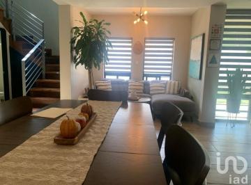 Casa · 313m² · 3 Recámaras · 2 Estacionamientos · Casa Venta Fracc Virreyes