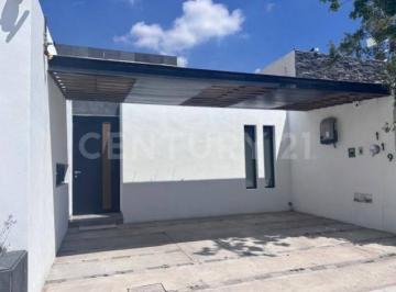 Casa · 137m² · 3 Recámaras · 2 Estacionamientos · Casa en Venta de Una Planta Reserva Santa Mónica