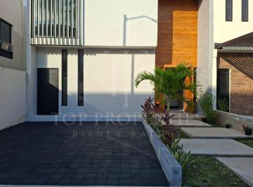 Casa · 245m² · 3 Recámaras · 3 Estacionamientos · Casa en Supermanzana 4 a