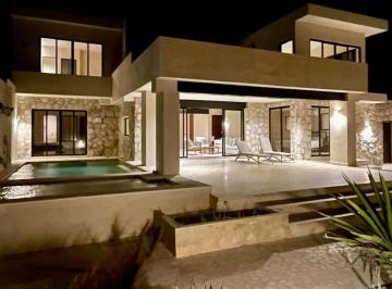 Casa · 345m² · 4 Recámaras · Hermosa Casa en Venta Frente Al Mar de Telchac Puerto.