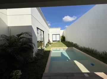 Casa · 226m² · 3 Recámaras · 2 Estacionamientos · Venta de Casa en Privada Residencial Ukum Mérida Yuctán Conkal