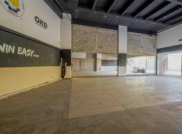 Local comercial , Cuajimalpa de Morelos · Rento Locales Comerciales en Area de La Plaza de un Inmueble Que Tiene Oficinas y Deptos