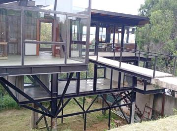 Casa · 244m² · 2 Recámaras · 3 Estacionamientos · Casa en Venta: Oportunidad Única Al Norte de Cuernavaca