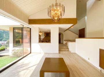 Casa · 350m² · 2 Recámaras · 4 Estacionamientos · Casa en Venta en Bosque de Las Lomas
