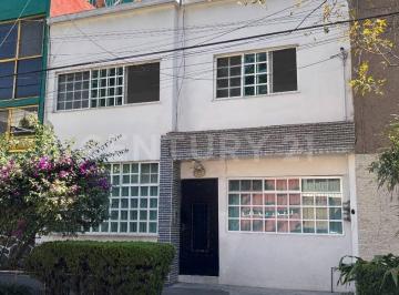 Casa · 180m² · 4 Recámaras · 1 Estacionamiento · Venta de Casa en Colonia Churubusco Country