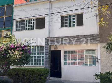 Casa · 180m² · 4 Recámaras · 1 Estacionamiento · Venta de Casa en Colonia Churubusco Country