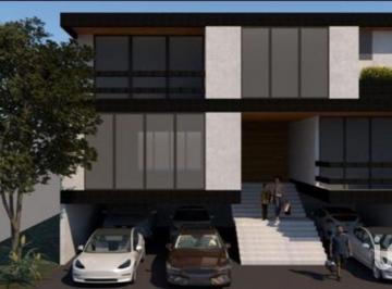 Casa · 640m² · 4 Recámaras · 4 Estacionamientos · Casa en Venta en Bosque Real